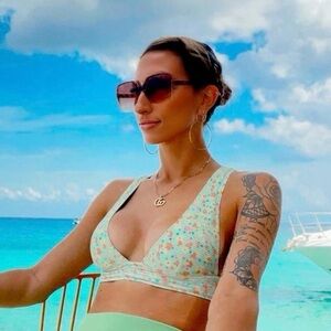 Green floral bikini top size small